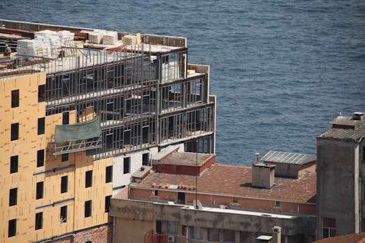 When Scaffolds Wobble and Workers Fall: Unpacking the Role of a Construction Injury Attorney